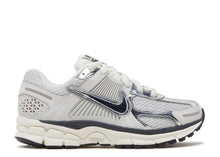 Load image into Gallery viewer, Nike Zoom Vomero 5 Photon Dust Metallic Silver
