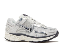 Load image into Gallery viewer, Nike Zoom Vomero 5 Photon Dust Metallic Silver
