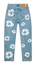 Load image into Gallery viewer, Denim Tears x Levi&#39;s Cotton Wreath Jean Light Wash
